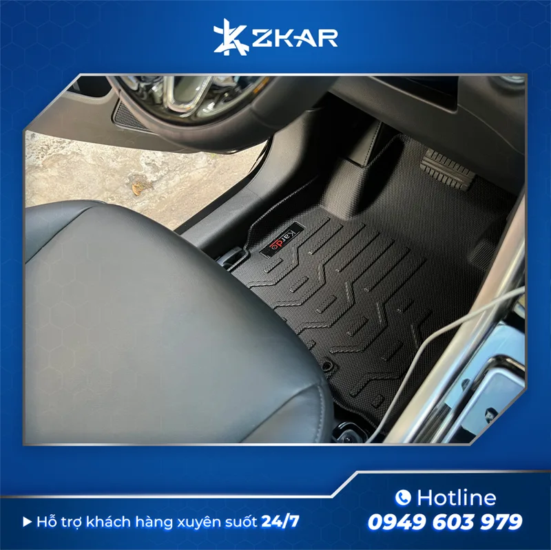lắp thảm lót sàn cho ô tô Xpander