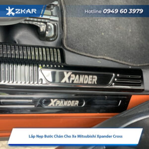 Lắp Nẹp Bước Chân Cho Xe Mitsubishi Xpander Cross - Giá 350k