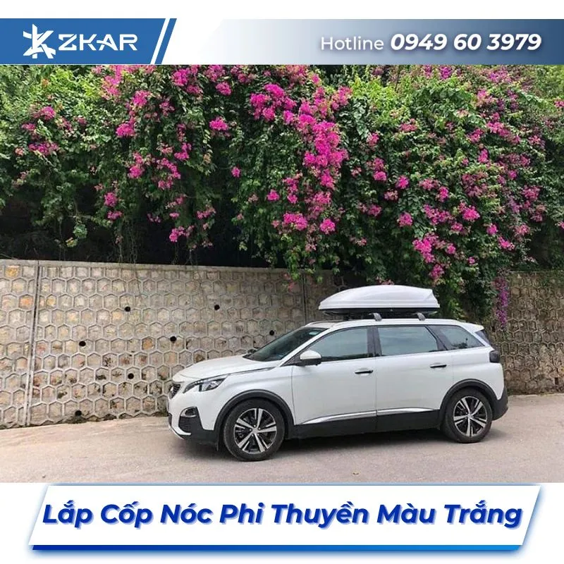 Lắp Đặt Cốp Nóc Phi Thuyền Màu Trắng Tại TPHCM