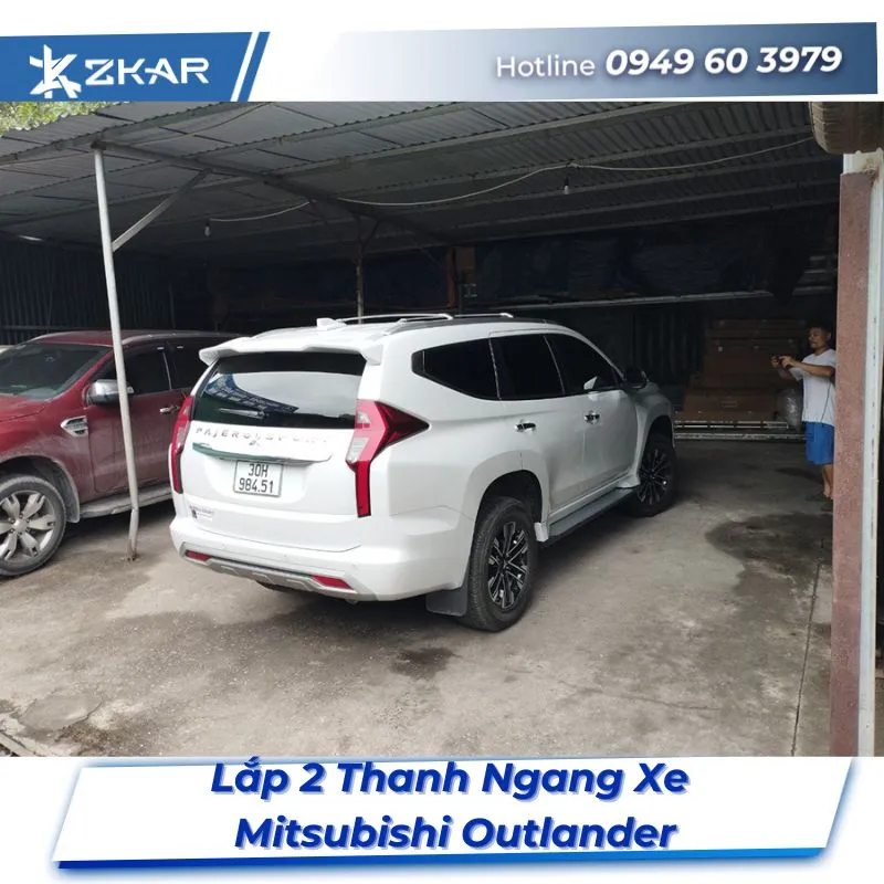 Lắp Đặt Giá Nóc 2 Thanh Ngang Xe Mitsubishi Outlander Tại TPHCM