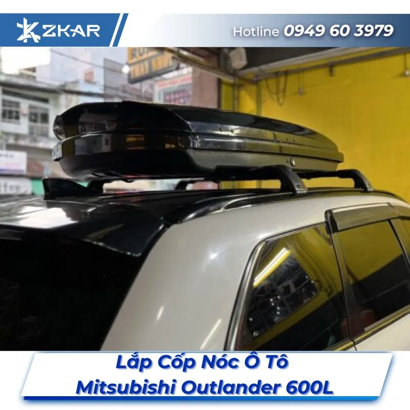 Lắp Đặt Cốp Nóc Ô Tô Mitsubishi Outlander 600L Tại TPHCM