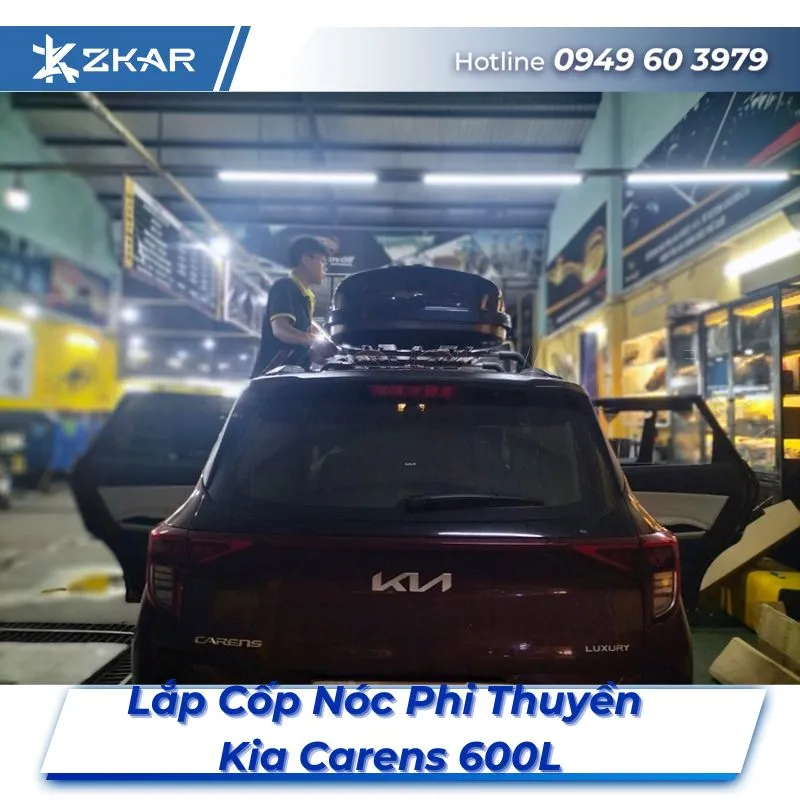 Lắp Đặt Cốp Nóc Phi Thuyền Kia Carens 600L Tại TPHCM