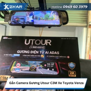 Gắn Camera Hành Trình Gương Utour C3M Xe Toyota Venza