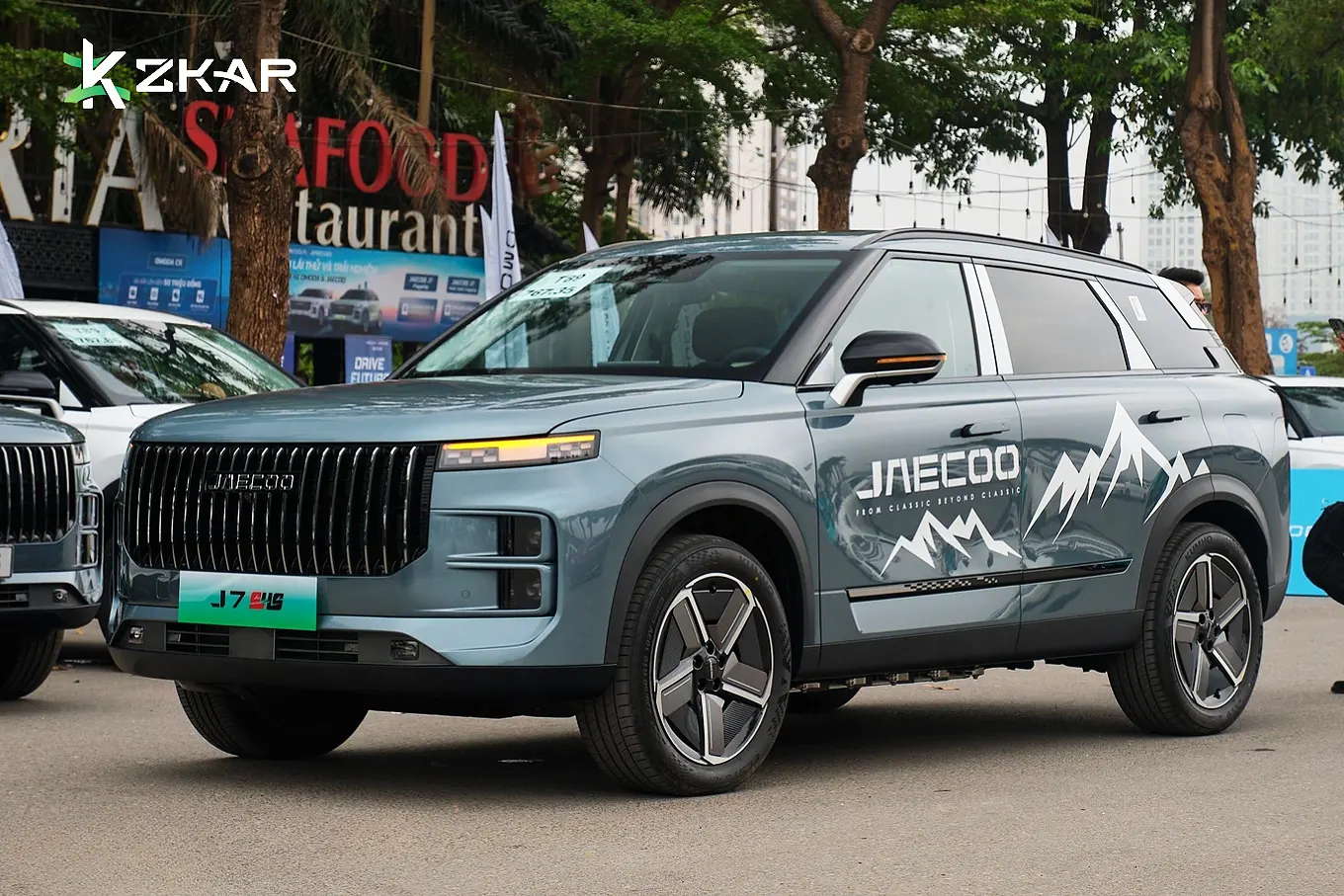 Jaecoo J7 PHEV đang được hãng khuyến mại 10 năm đổ xăng tương đương với 90 triệu đồng trừ vào giá bán, hạ còn 879 triệu đồng (Ảnh: Nguyễn Lâm).