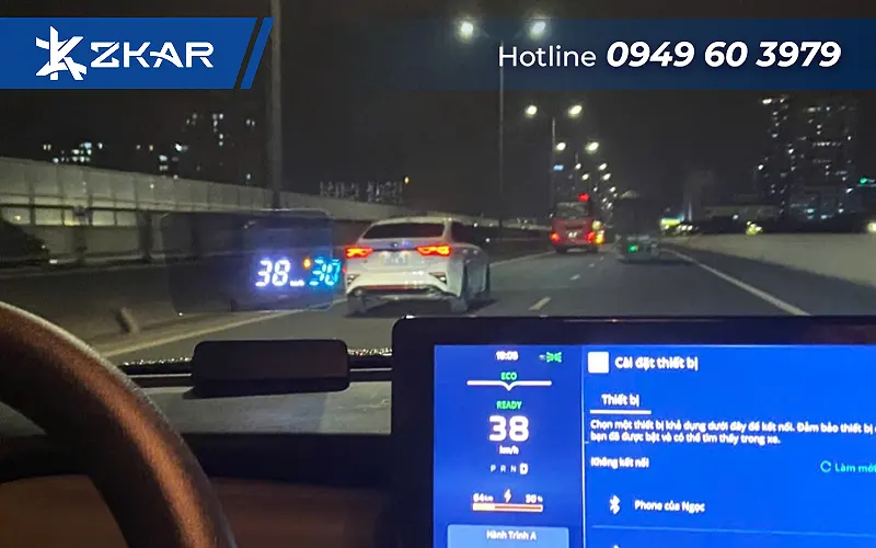 Lợi Ích Khi Lắp HUD Hinakar Cho VinFast VFe34