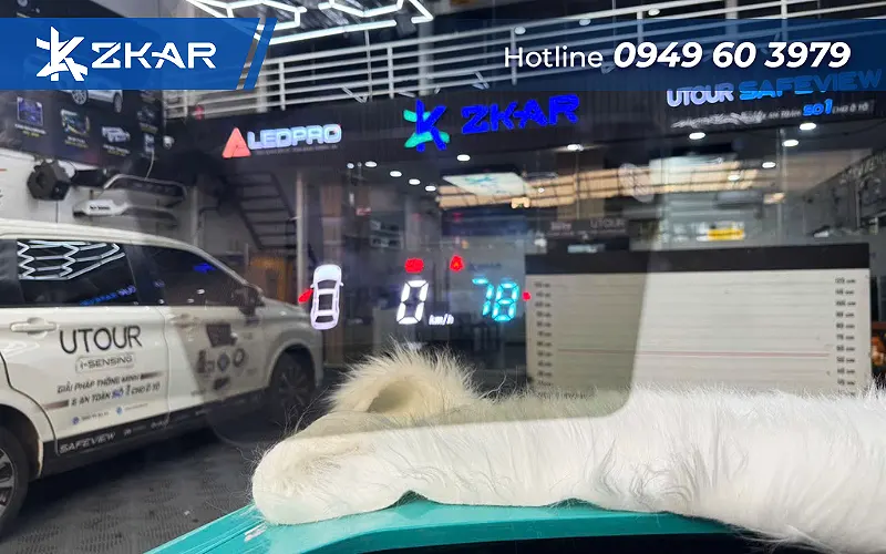 Địa Chỉ Lắp HUD Hiển Thị Kính Lái Cho VinFast VF6 Uy Tín Tại TP.HCM