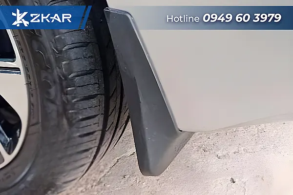 Bộ chắn bùn xe Yaris Cross giúp ngăn bùn đất, bảo vệ sơn và thân xe.