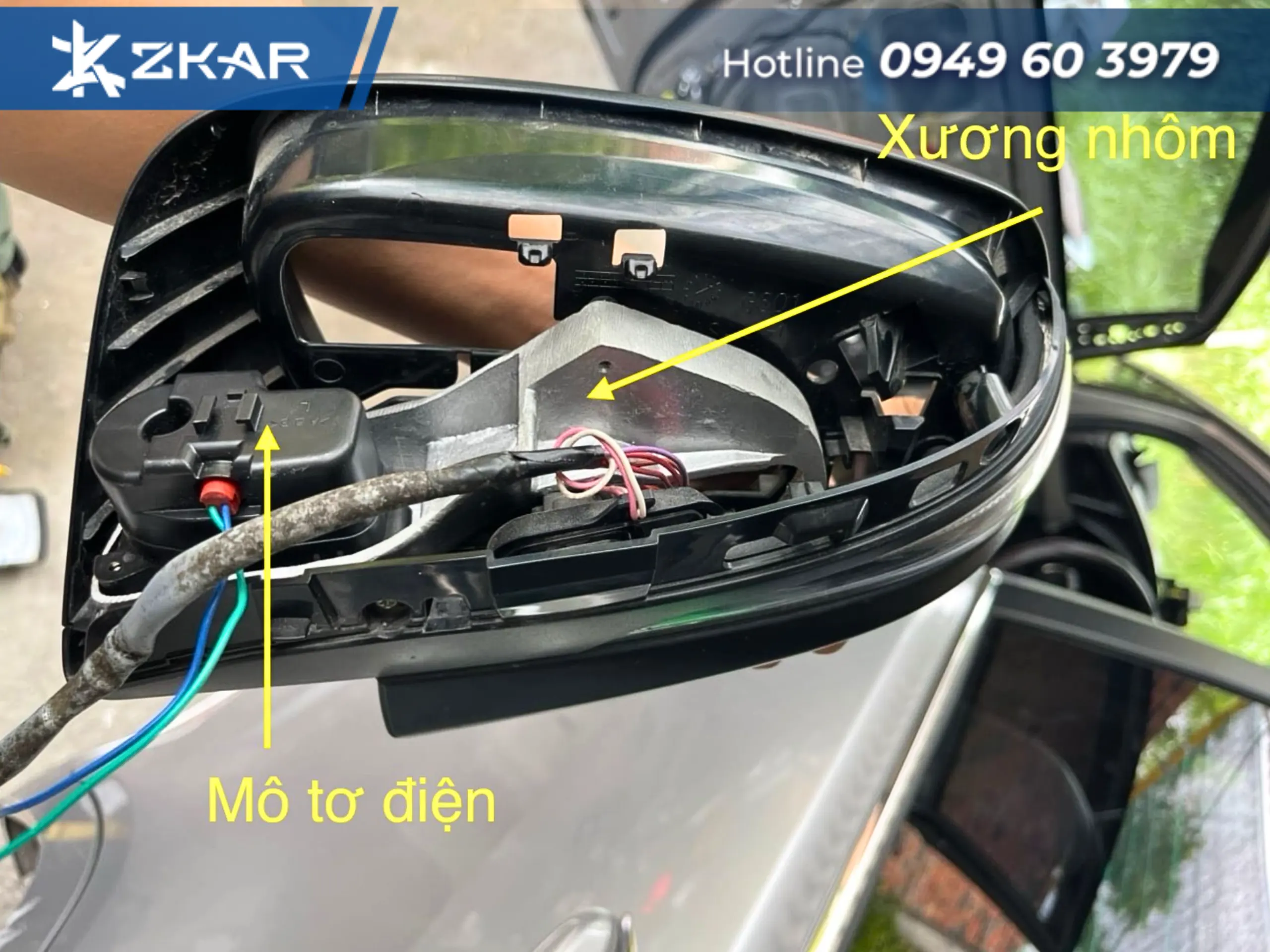Độ gương gập điện xe limo green