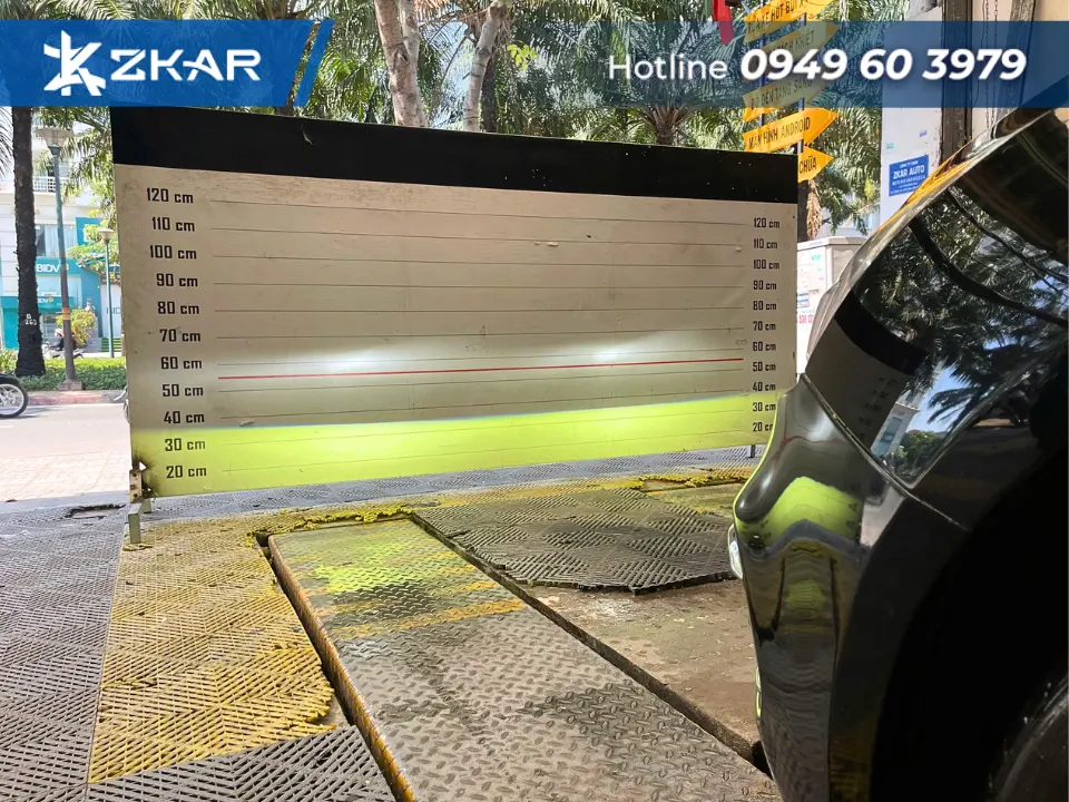 Bi gầm F10 Pro màu 4800K