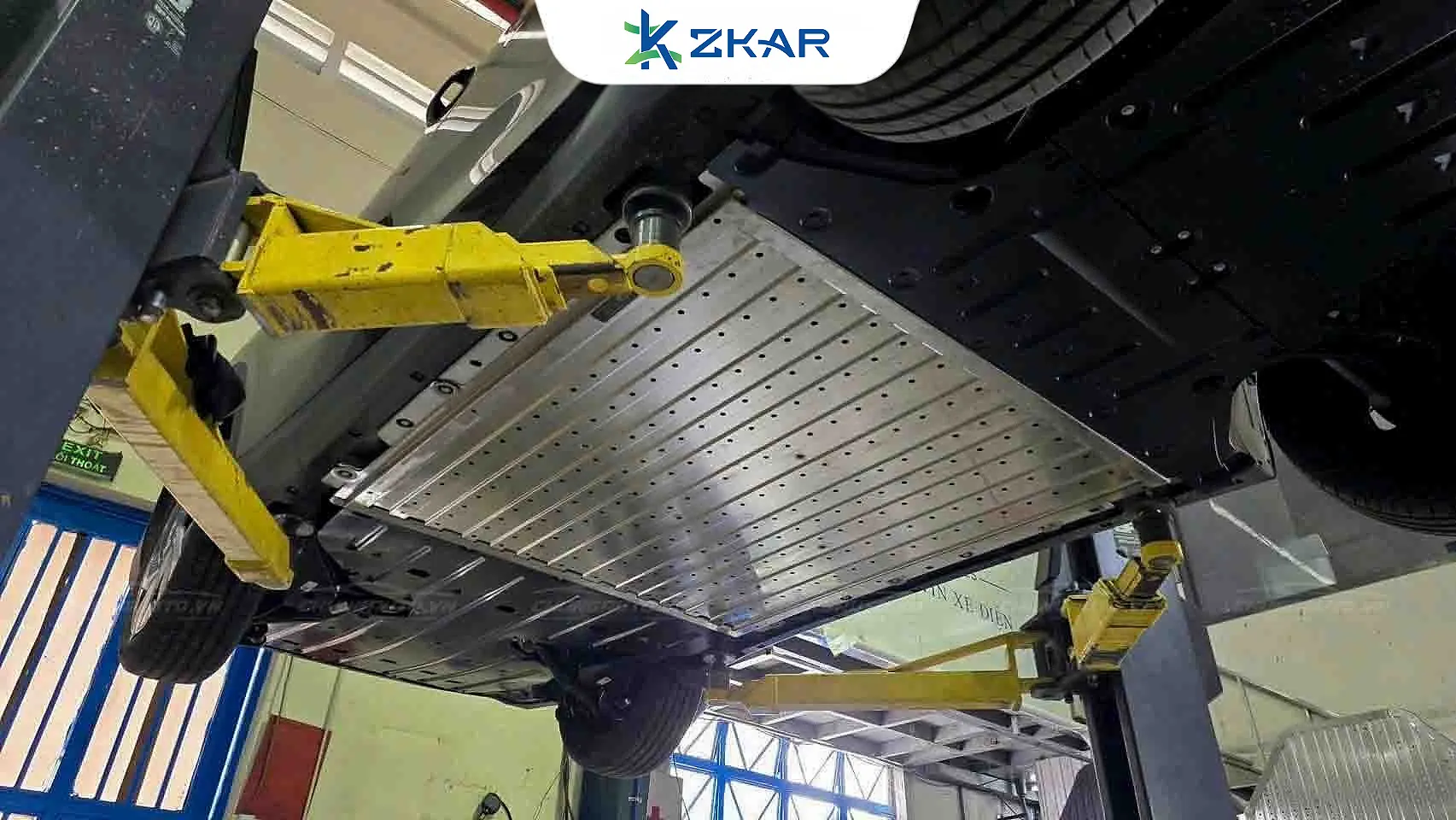 tấm chắn gầm chuyên dụng xe limo green