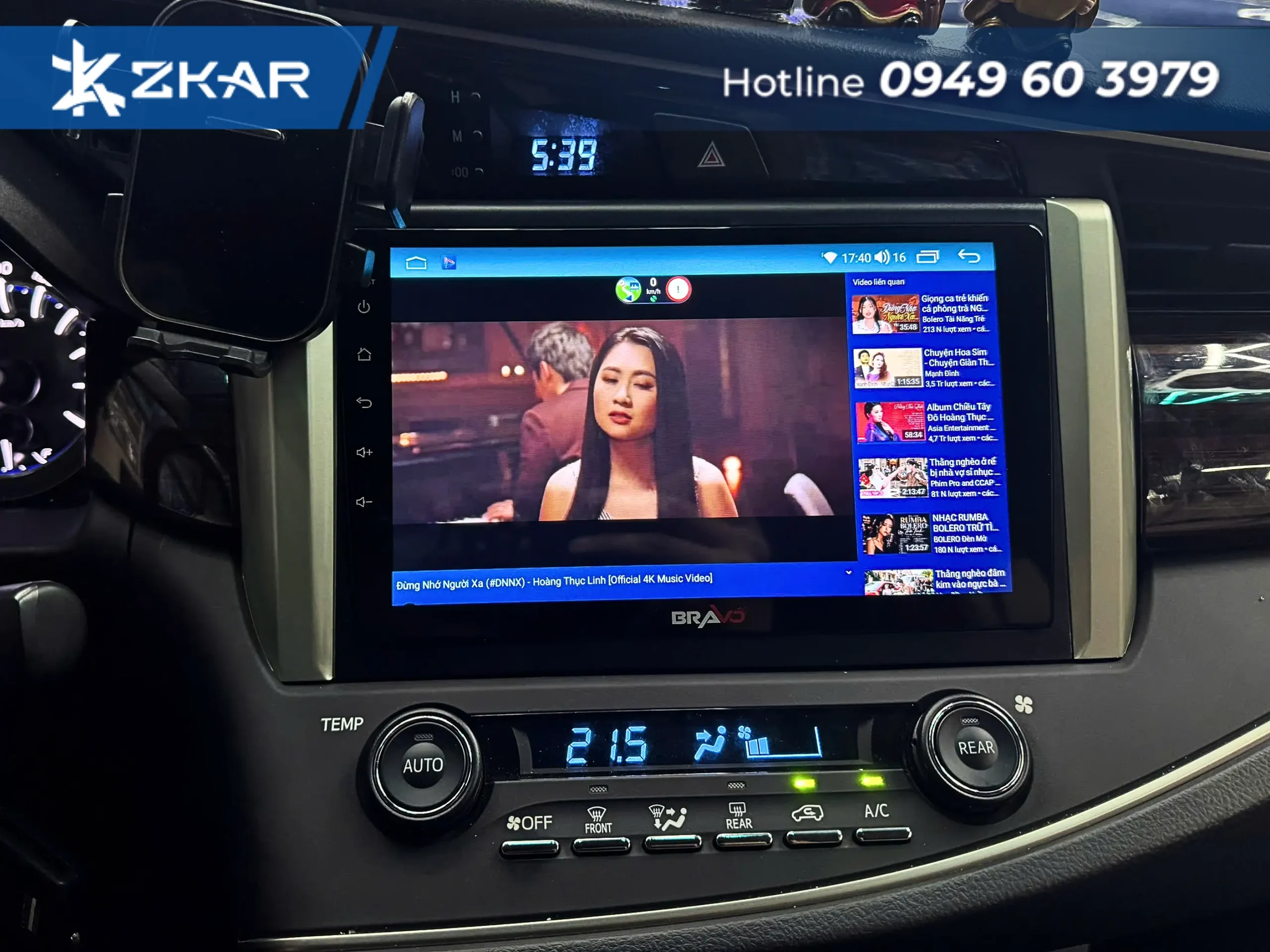 Giải trí đa phương tiện trên màn hình xe Innova venturer